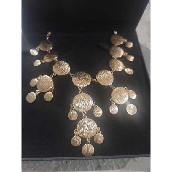 NWT Bancroft Gold-tone Textured Bib Statement Necklace - Picture 1 of 3